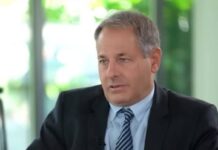 «Ο Σαμαράς δεν θα εξωθήσει βουλευτές να ρίξουν την κυβέρνηση, θα την αφήσει να αντιμετωπίσει τις συνέπειες των πράξεων της»