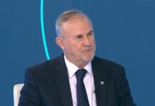 «Εν καιρώ πολέμου ο κατηγορούμενος θα τιμωρούνταν με εκτέλεση, σε εσχάτη προδοσία η ποινή είναι θάνατος»