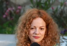 «Μακάρι να ταξιδεύουνε οι παραστάσεις μας, γιατί πραγματικά πιστεύω πολύ στις παραστάσεις που έχουν γεννηθεί εδώ»